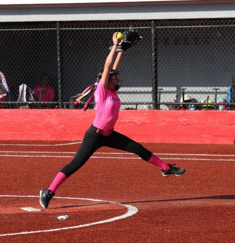 B DIV Minguez winds up.jpg