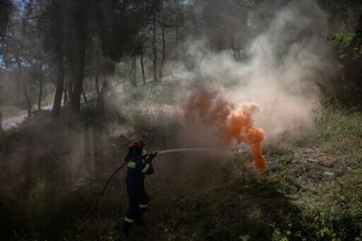 The volunteers will be on call 24 hours at an emergency station from next month
